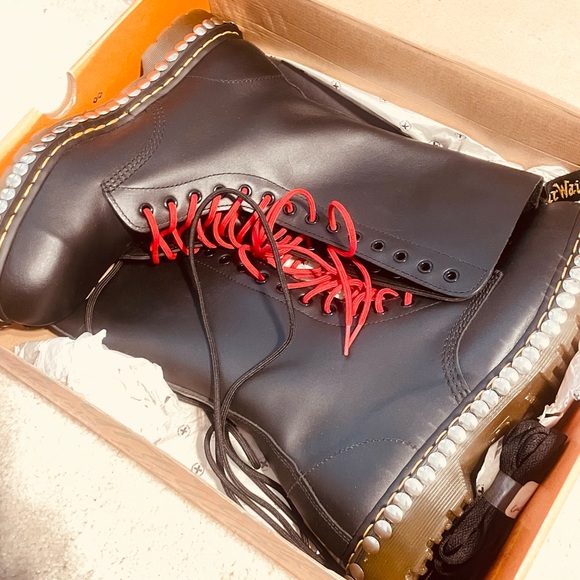 Dr. Martens Shoes - Doc Martens - Johari - NIB Never Worn